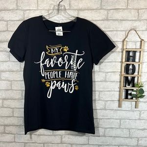 Lost creek “ my favorite people have paws” graphic tee size large